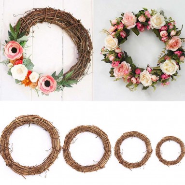 Natural Rattan Wreath (Various Sizes)